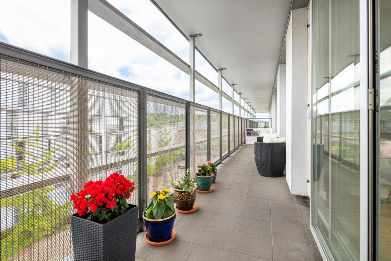 לונדון Stunning Apartment With Underground Parking! מראה חיצוני תמונה
