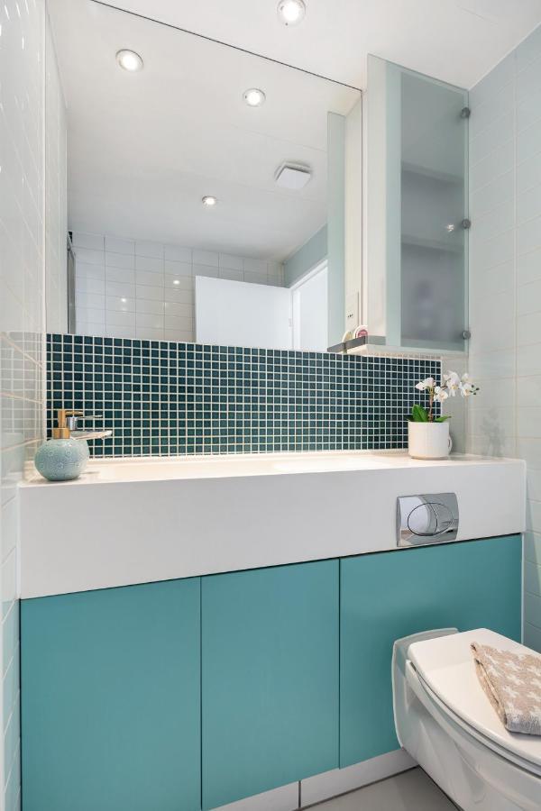 לונדון Stunning Apartment With Underground Parking! מראה חיצוני תמונה